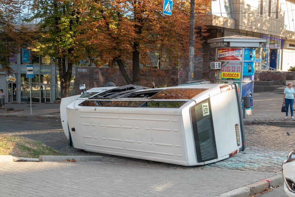 ДТП с участием маршрутки Mercedes Sprinter и Hyundai Getz ДТП с участием маршрутки Mercedes Sprinter и Hyundai Getz