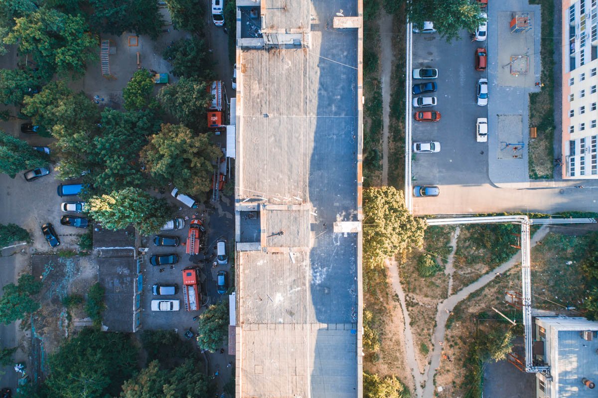 Подъезд во двор перекрыт Подъезд во двор перекрыт