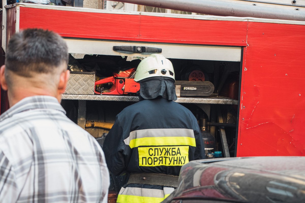 Дежурит аварийка Дежурит аварийка