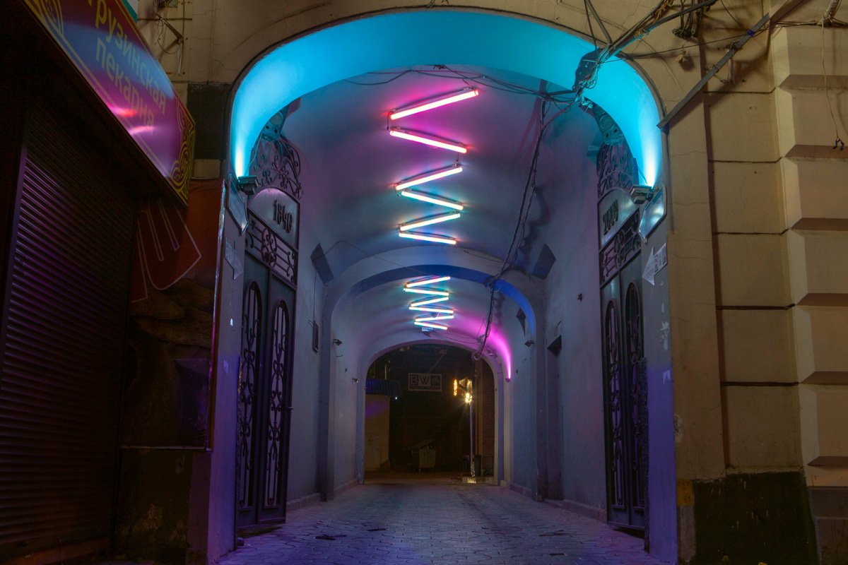 Красивая арка в ночной клуб Лабиринт Красивая арка в ночной клуб Лабиринт