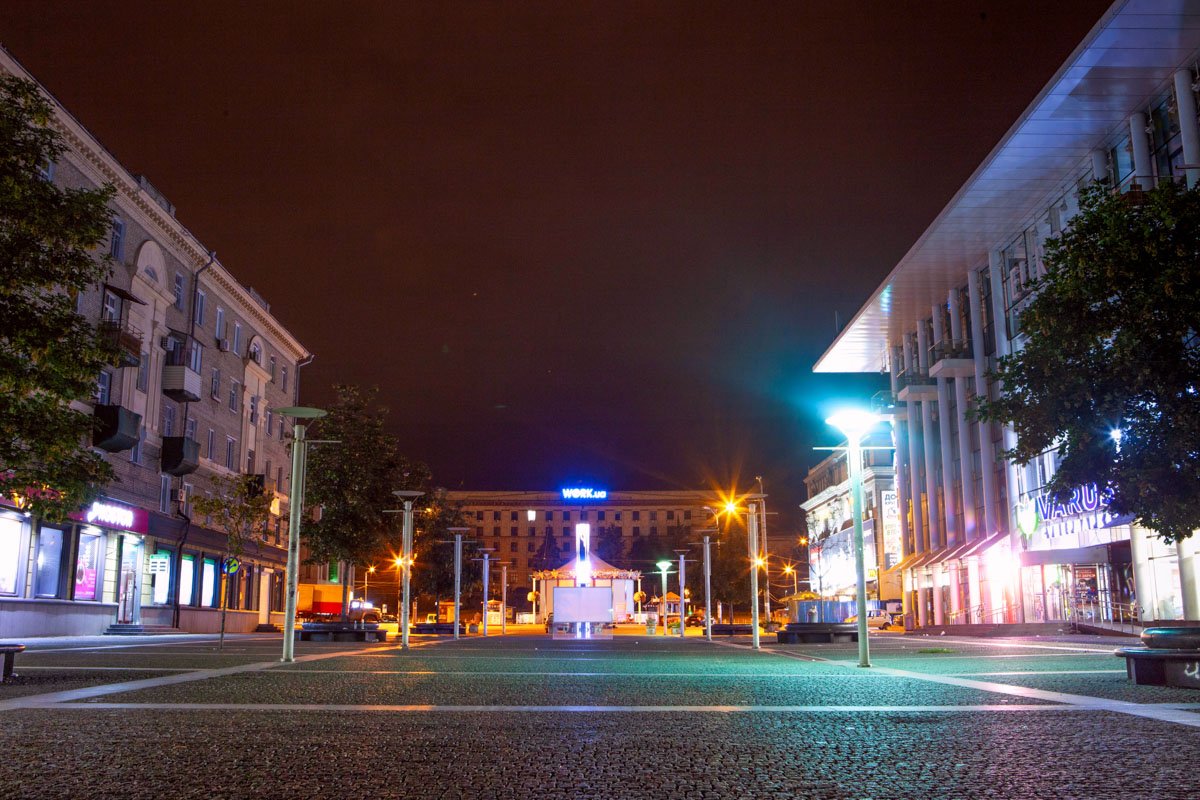 Совсем пустынная Европейская площадь Совсем пустынная Европейская площадь