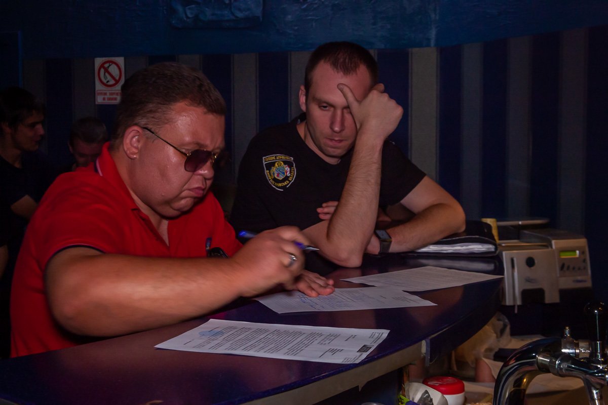 В Днепре организация "Рух Вільна Доля" активно борется с игорным бизнесом 14