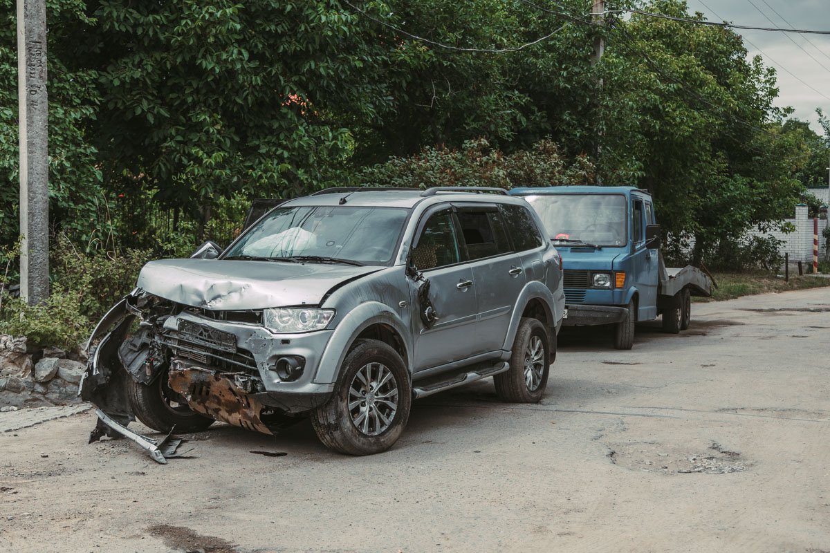 Мужчина, находившийся за рулем Mitsubishi не пострадал Мужчина, находившийся за рулем Mitsubishi не пострадал