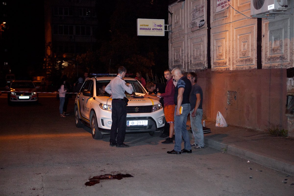 Инцидент произошел во дворах на Мануйловском проспекте Инцидент произошел во дворах на Мануйловском проспекте