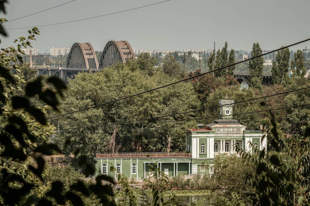 Остался месяц до того момента, когда с улиц исчезнет зеленый цвет. Фото: photo_zip_dp Остался месяц до того момента, когда с улиц исчезнет зеленый цвет. Фото: photo_zip_dp