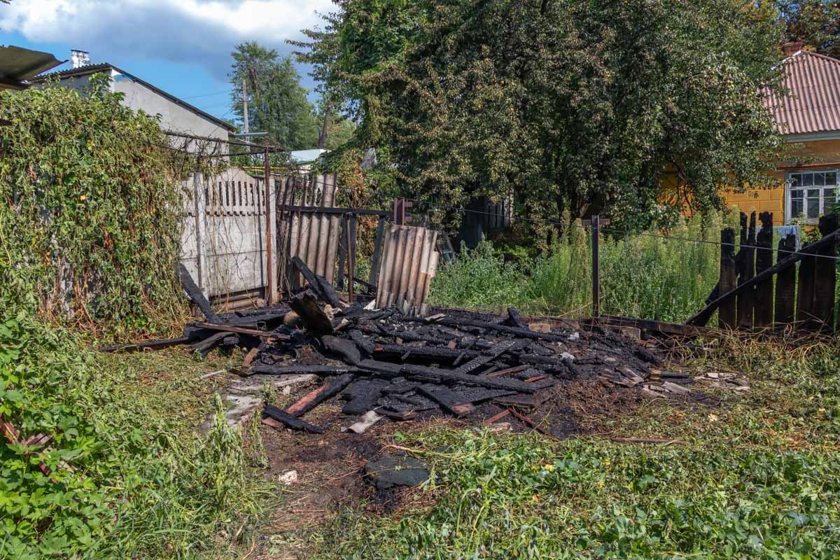 На борьбу с огнем у спасателей ушло около 10-ти минут На борьбу с огнем у спасателей ушло около 10-ти минут