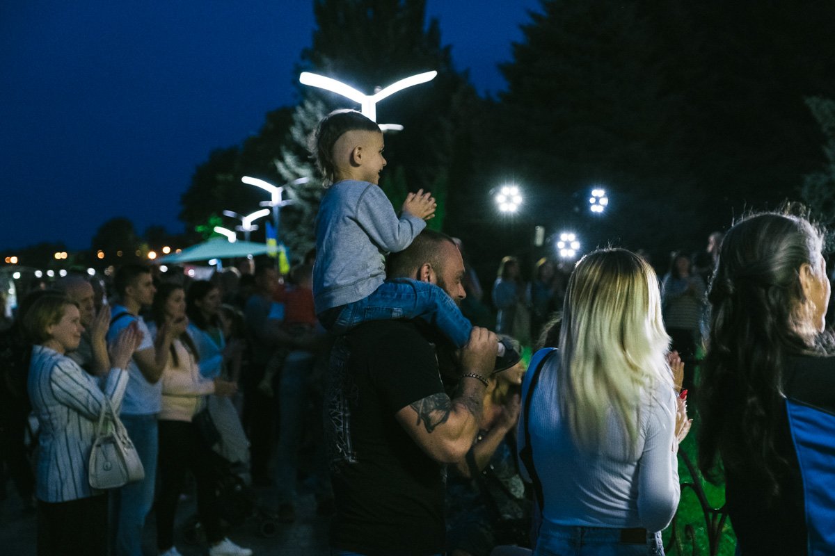 Бесплатный концерт посетили взрослые и дети 