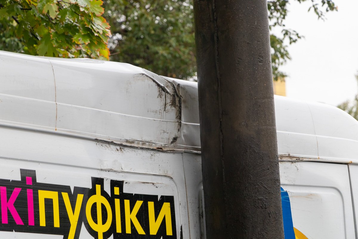 Грузовик был в шаге от того, чтобы перевернуться, но все обошлось Грузовик был в шаге от того, чтобы перевернуться, но все обошлось