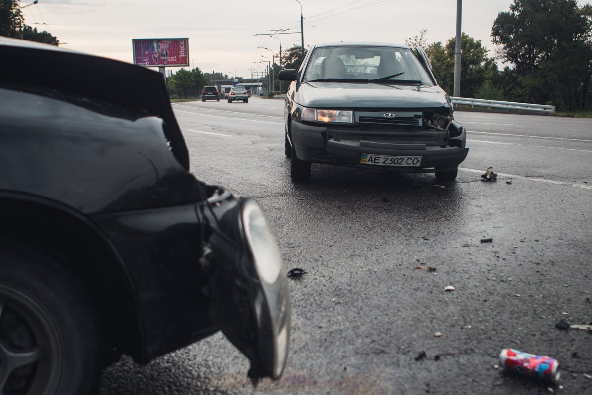 В результате аварии пострадали два человека
