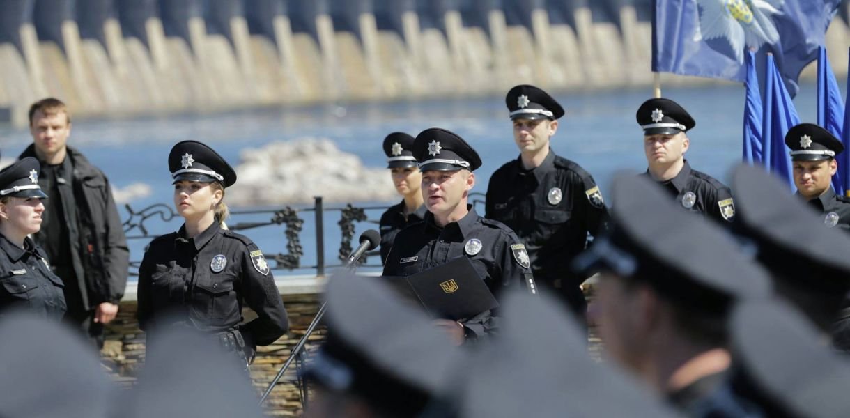 Ломиться в квартиры, проверять документы и "снимать с поездов": что на самом деле делает Нацгвардия в Днепре 2