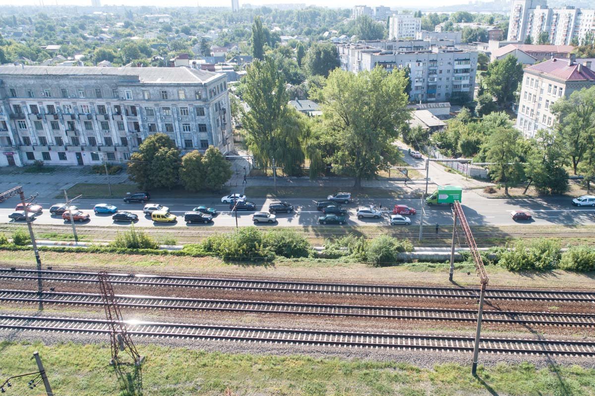 Образовалась большая пробка по улице Каруны 