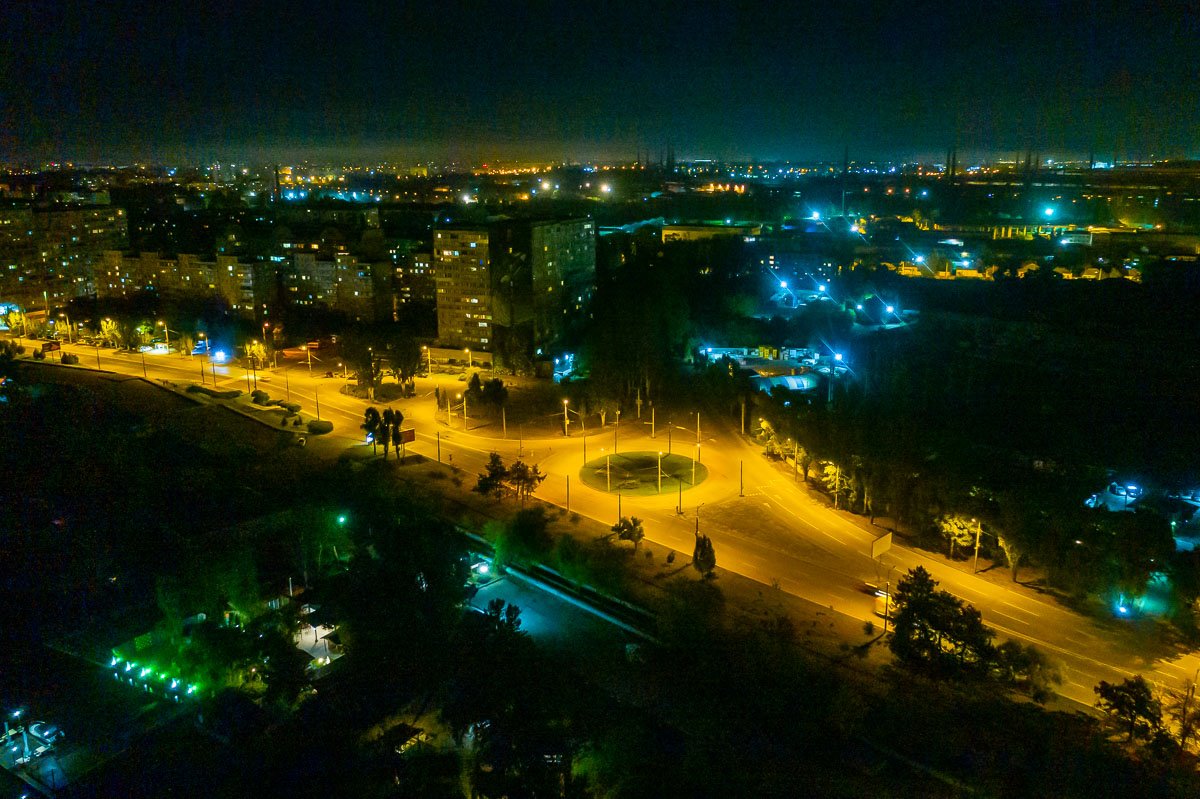 Как выглядит ж/м Солнечный под покровом ночи 12