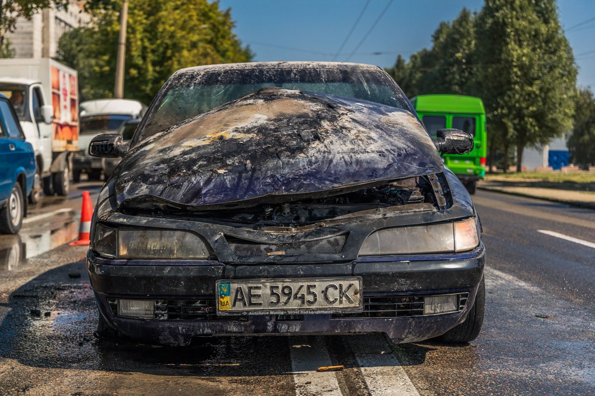 Парень сказал, что увидел видео с горящей машиной в паблике в Instagram и понял, что машина - его Парень сказал, что увидел видео с горящей машиной в паблике в Instagram и понял, что машина - его