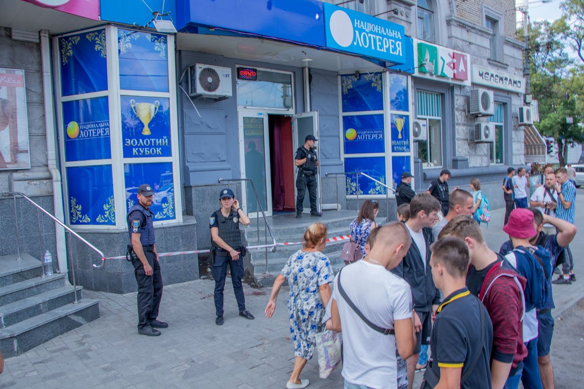 Вход в «Национальную лотерею» оградили лентой Вход в «Национальную лотерею» оградили лентой