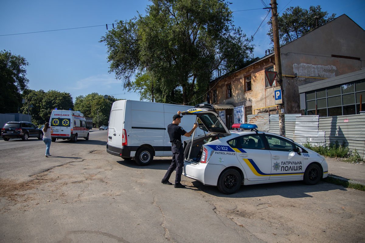 По словам очевидцев, пенсионер переходил дорогу по пешеходному переходу