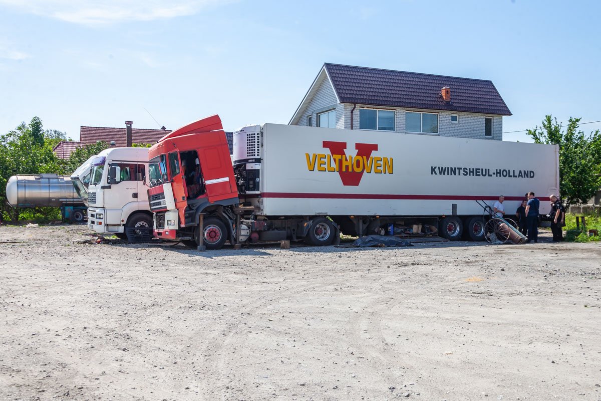 Одного из водителей буквально раздавила кабина грузового автомобиля