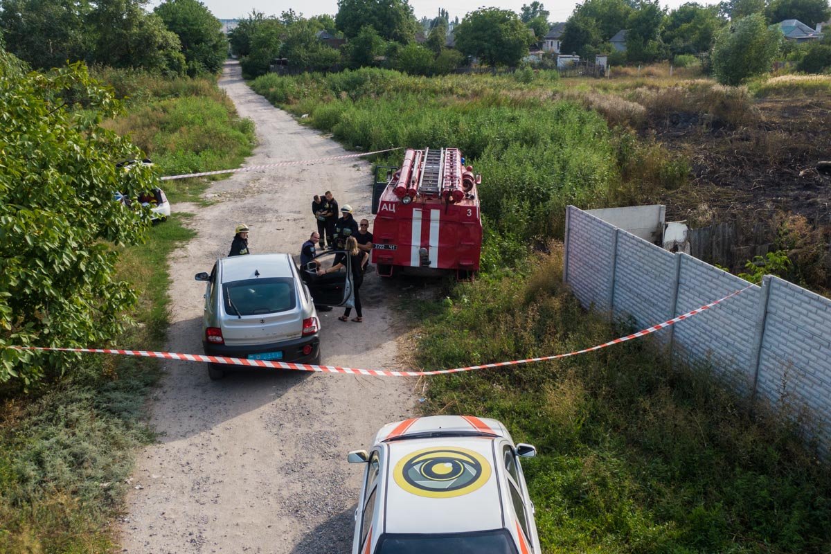 Среди сгоревшей травы на Онежской нашли человеческие останки 