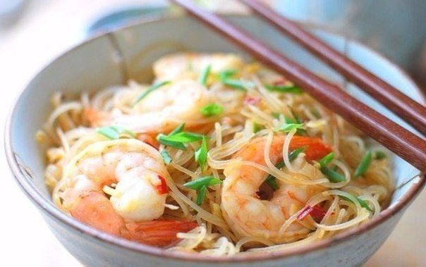 Полезные и вкусные рецепты: как приготовить стеклянную лапшу с морепродуктами 1