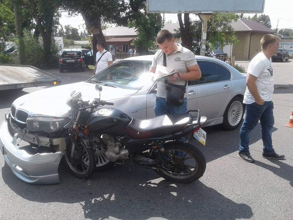 Столкнулись авто и мотоцикл