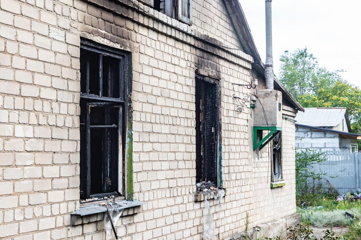 Спасатели тушили пожар час Спасатели тушили пожар час