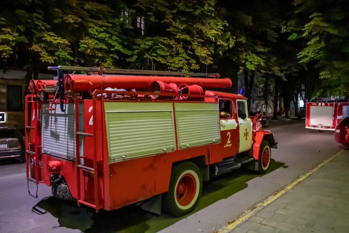 На место направили спасателей 2 пожарно-спасательной части На место направили спасателей 2 пожарно-спасательной части