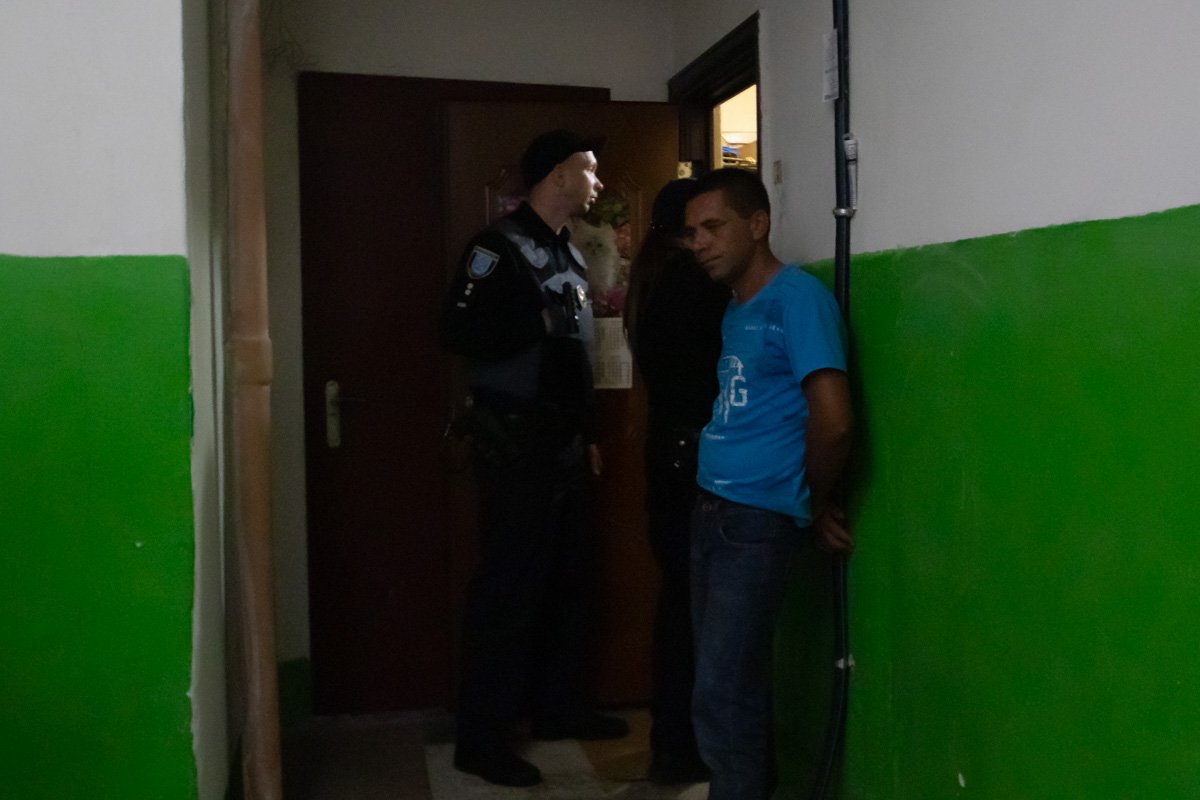 Мужчина вел себя агрессивно и постоянно угрожал жене Мужчина вел себя агрессивно и постоянно угрожал жене