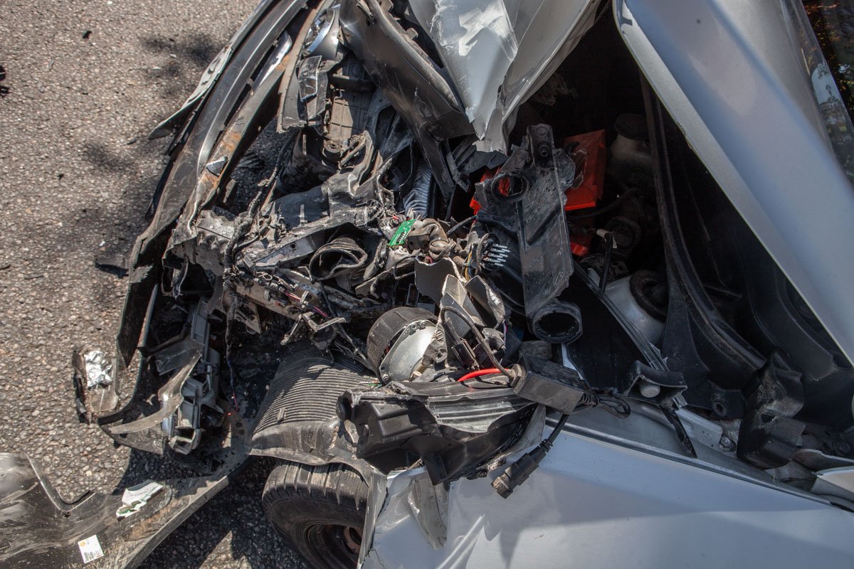 Несмотря на значительные повреждения Hyundai, в происшествии никто не пострадал Несмотря на значительные повреждения Hyundai, в происшествии никто не пострадал