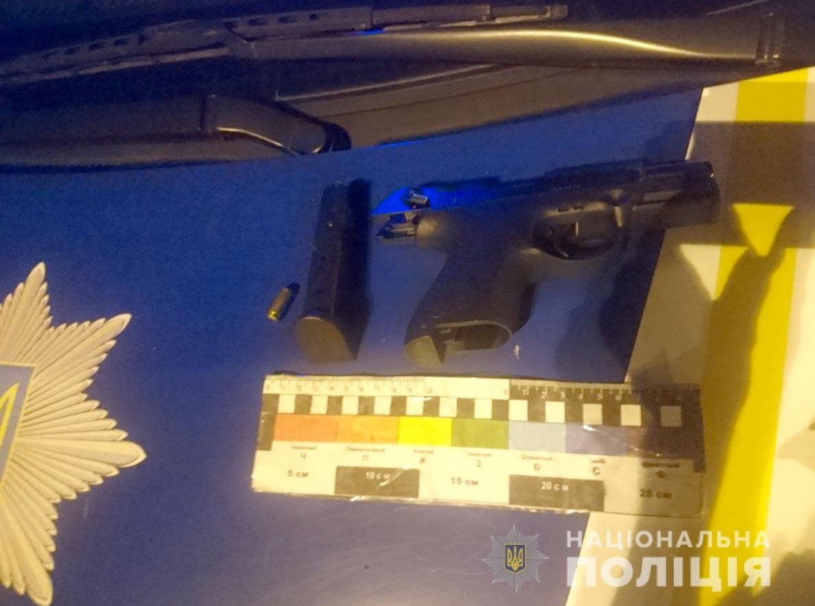 За хулиганские действия им вручили подозрение в совершении преступления За хулиганские действия им вручили подозрение в совершении преступления