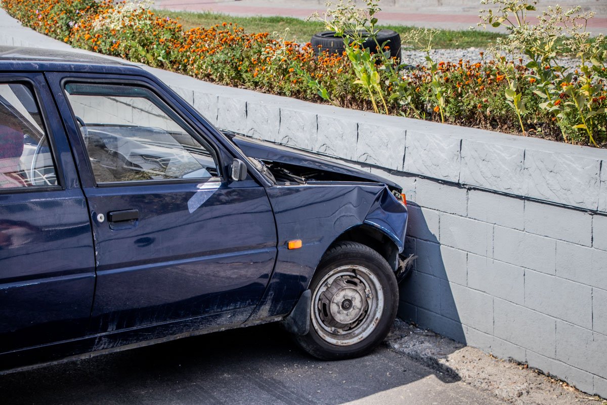 Предварительно, водитель маршрутки отделался лишь ушибами Предварительно, водитель маршрутки отделался лишь ушибами