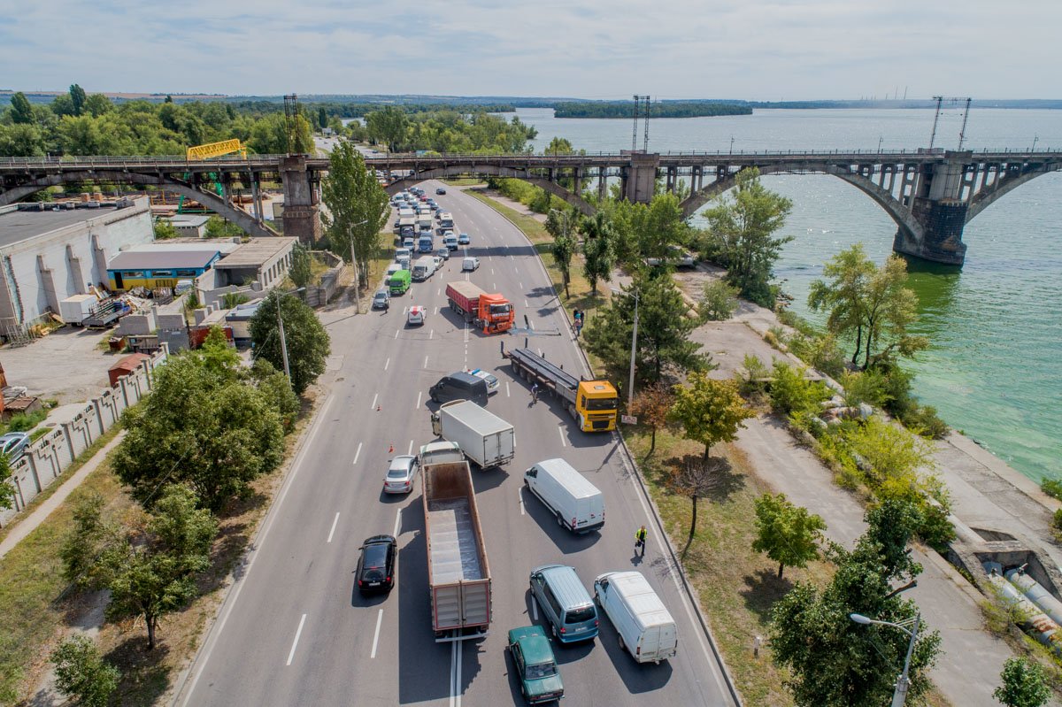 Авария произошла на улице Маршала Малиновского Авария произошла на улице Маршала Малиновского