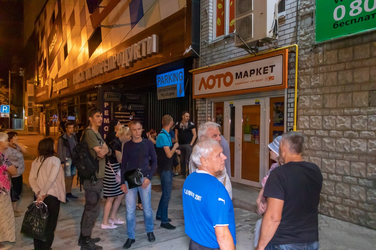 Активисты возмущены происходящим  Активисты возмущены происходящим