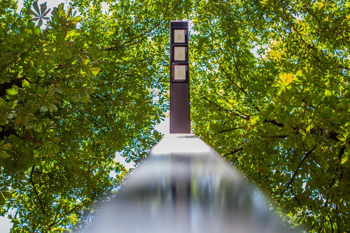 Старых фонарей тут не осталось Старых фонарей тут не осталось