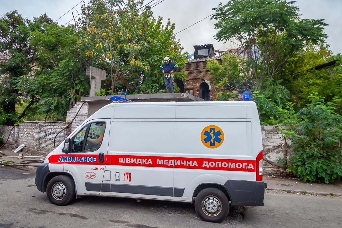 Молодого человека госпитализировали