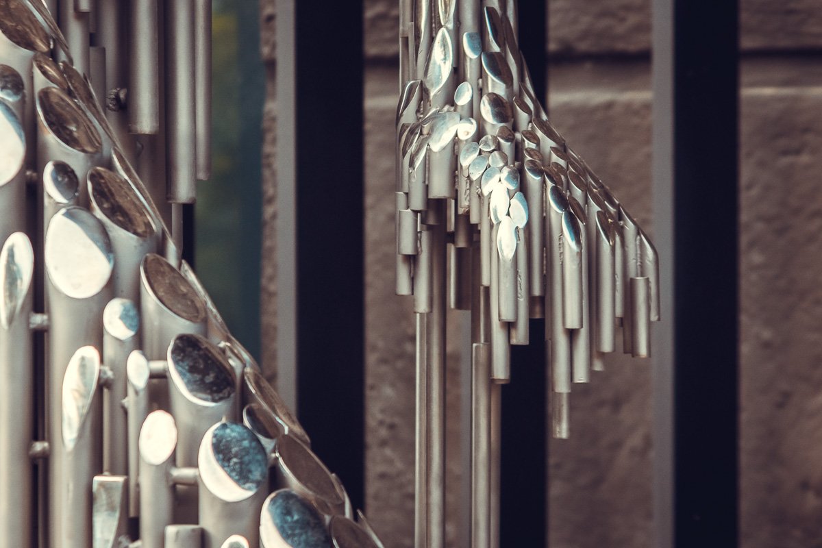 В каждой детали В каждой детали