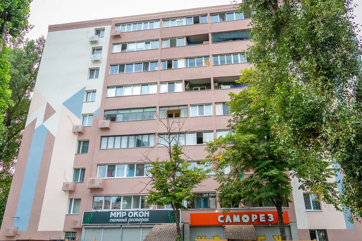 Процесс "увеселения" домиков стартовал на Слобожанском проспекте Процесс "увеселения" домиков стартовал на Слобожанском проспекте