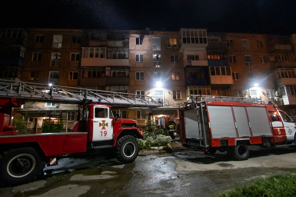 На борьбу с огнем направили три бригады 19 и 5 пожарно-спасательных частей