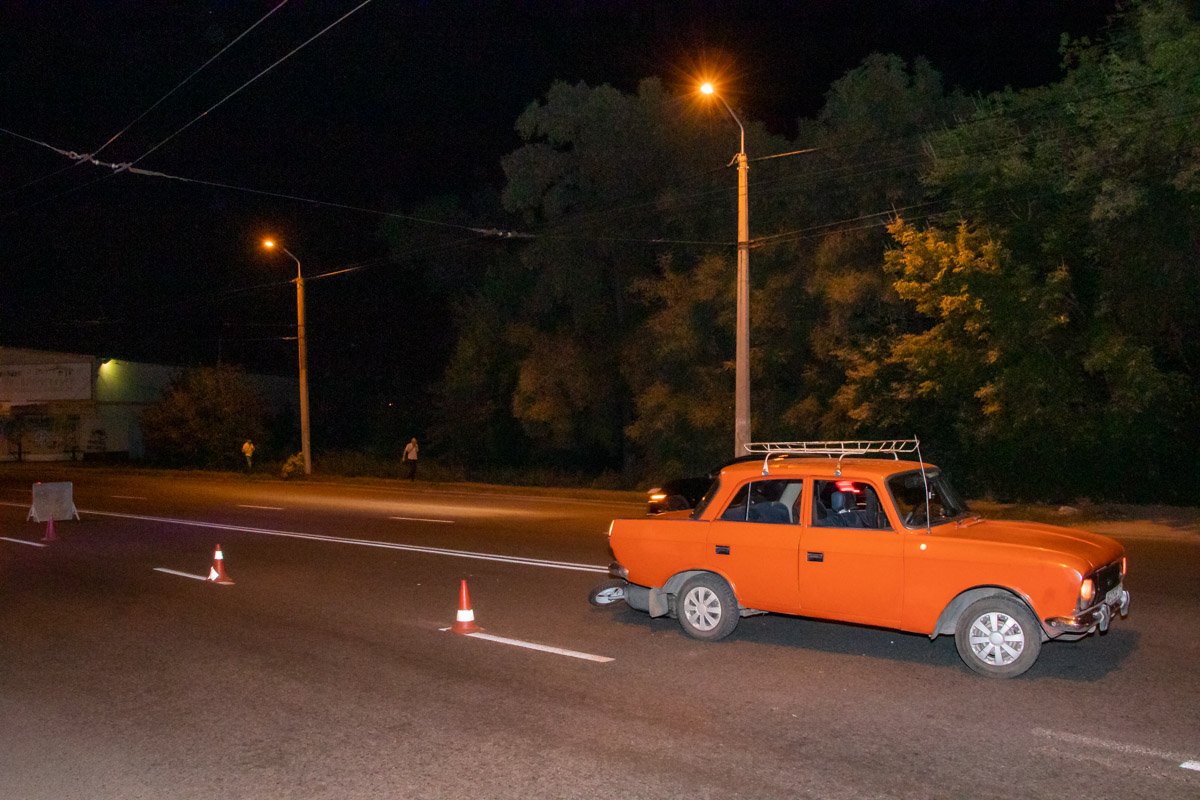 Водителя мопеда забрала скорая Водителя мопеда забрала скорая