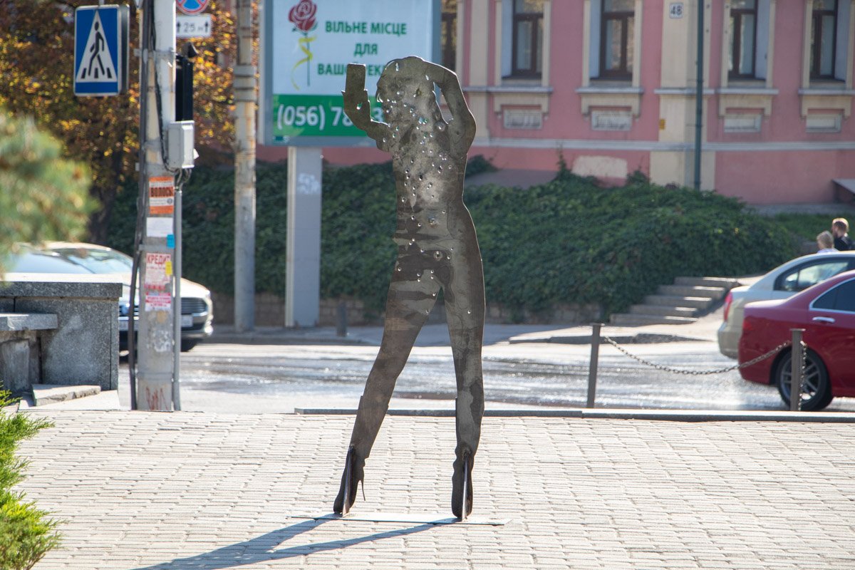 Фигуры ждут вас в сквере и на набережной Фигуры ждут вас в сквере и на набережной