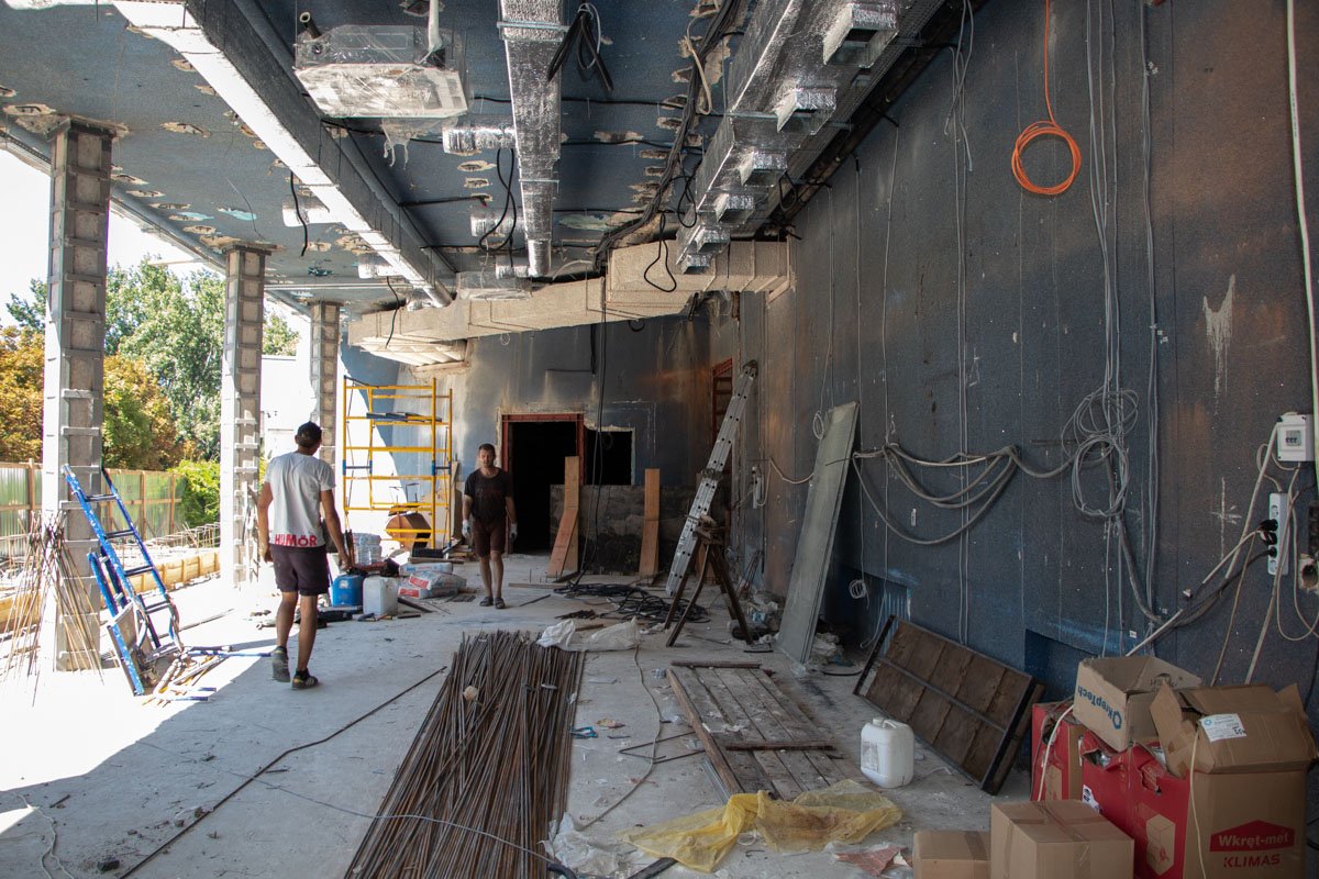 Работа кипит