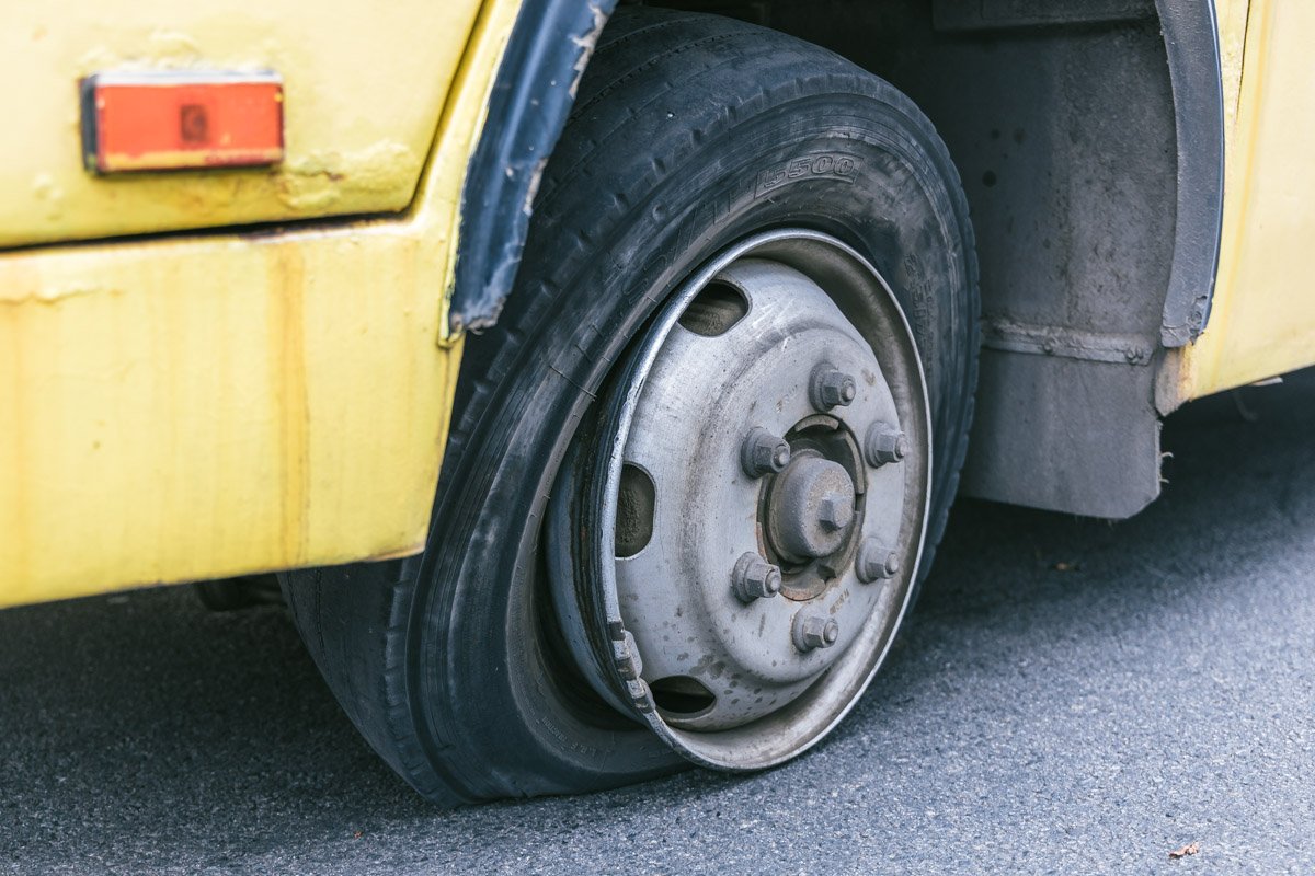 Водитель ожидает подмогу