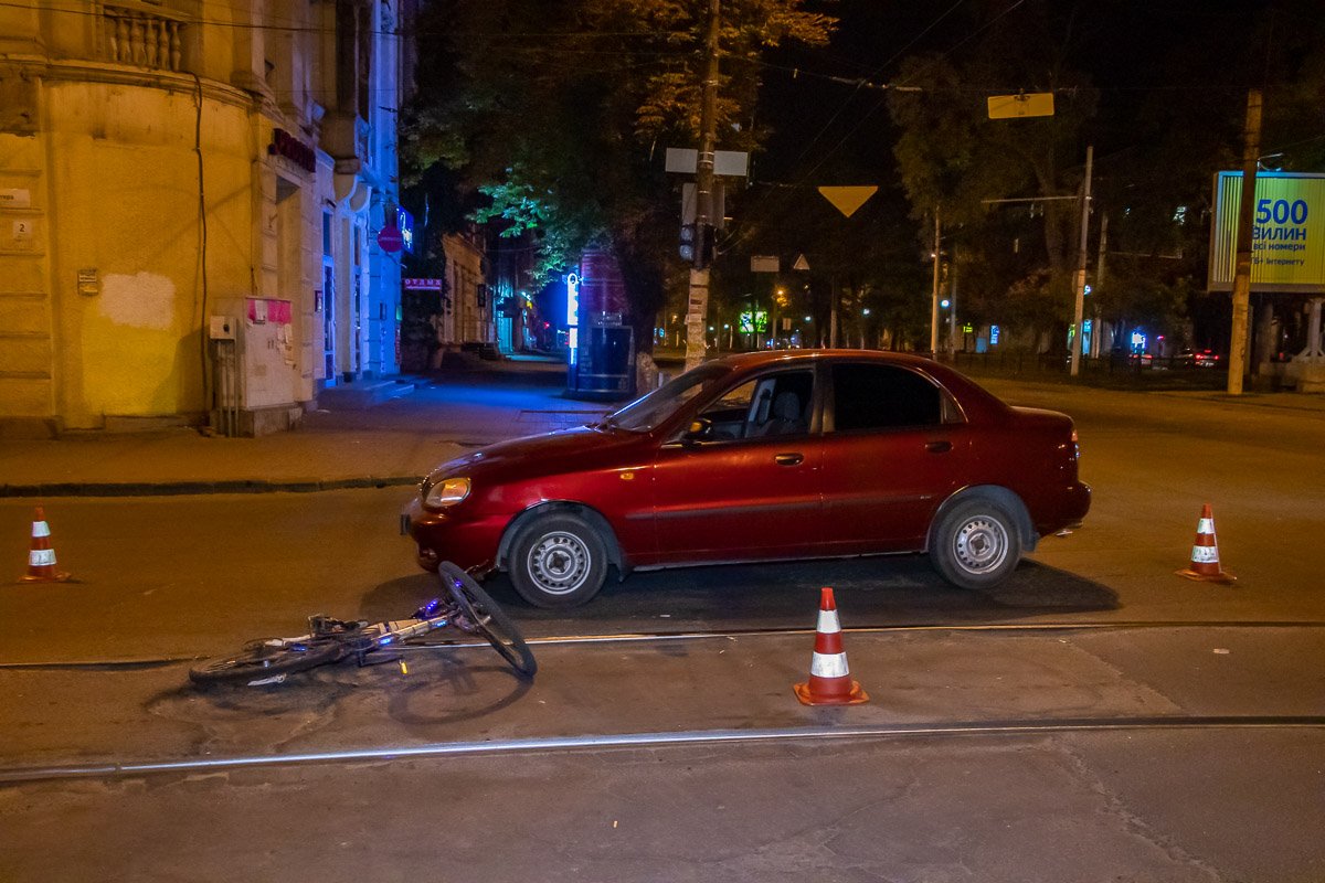 От пострадавшего исходил резкий запах алкоголя и он был без шлема От пострадавшего исходил резкий запах алкоголя и он был без шлема