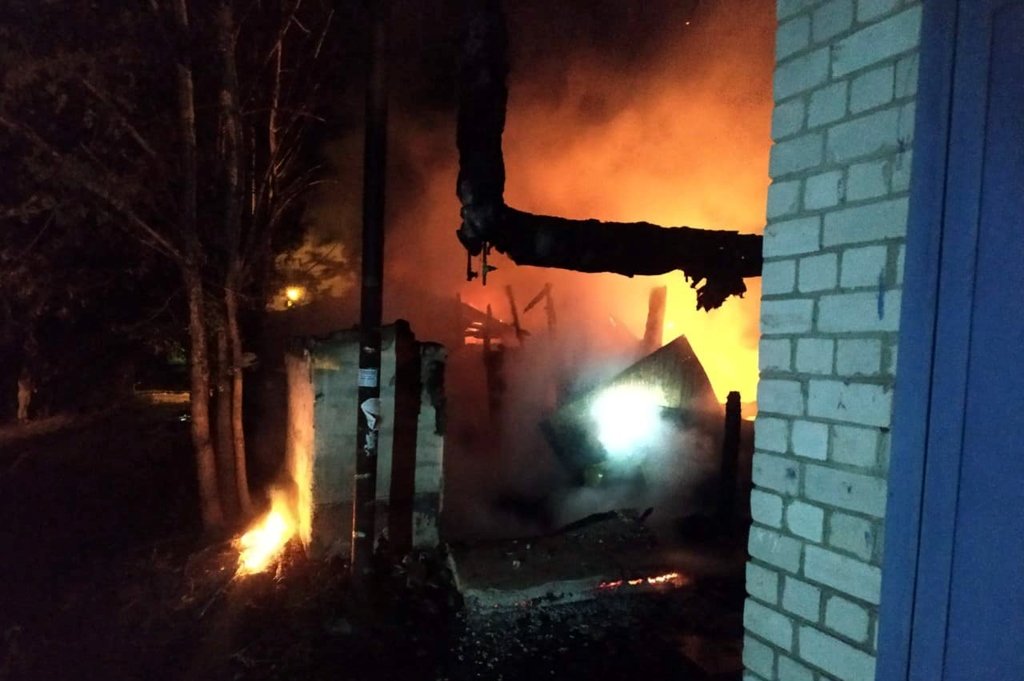 23 августа, в 3:22, на линию «101» сообщили о возгорании