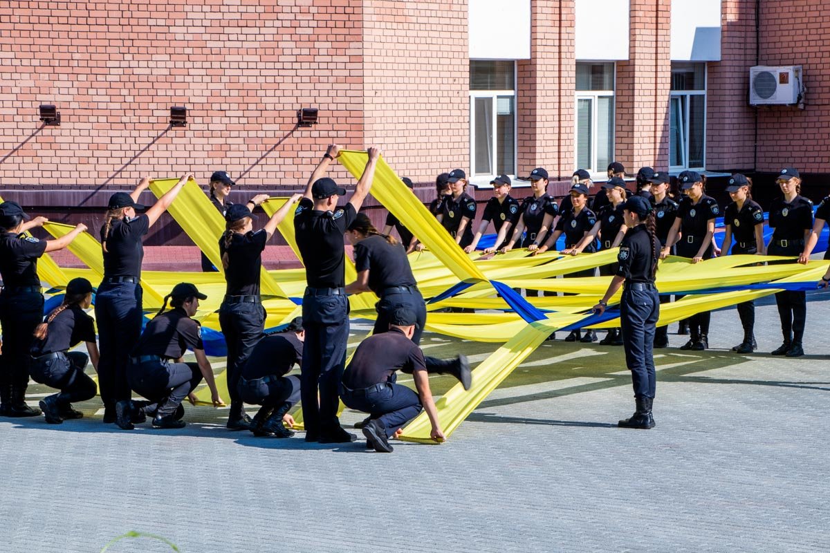 В масштабном флешмобе приняли участие 100 курсантов