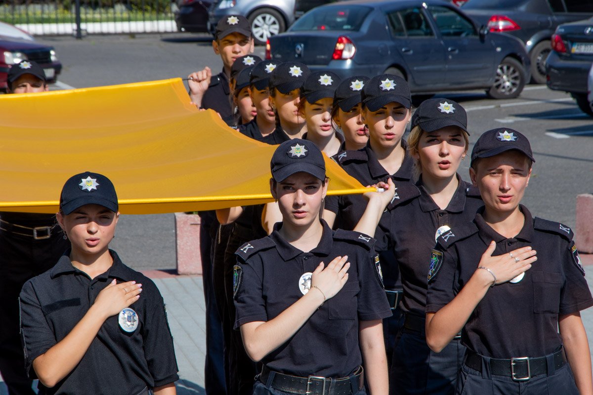 «Живой» флаг взвился в небо под звуки Гимна Украины