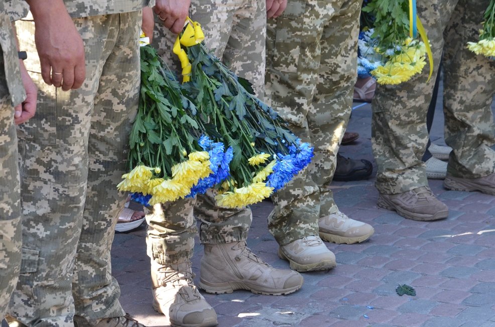 ... военнослужащие ...