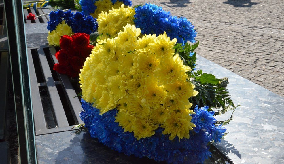 В Днепре торжественно подняли Флаг Украины 16
