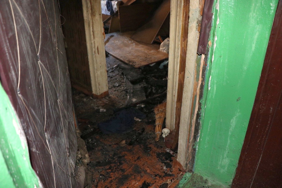 Горела квартира на первом этаже