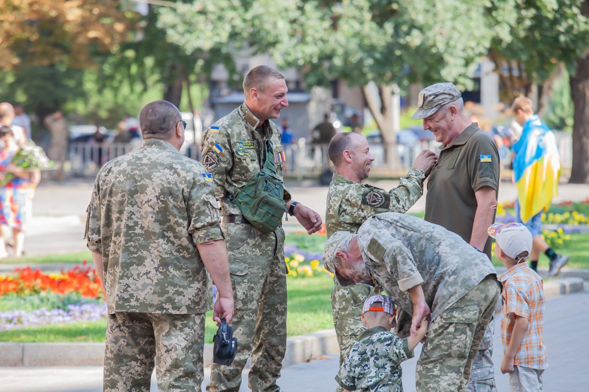 Улыбайтесь, наши защитники! Улыбайтесь, наши защитники!