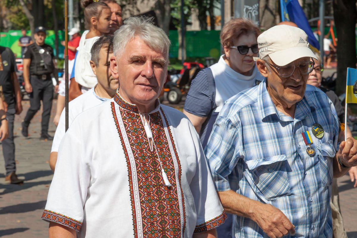 Вышиванка идет всем Вышиванка идет всем