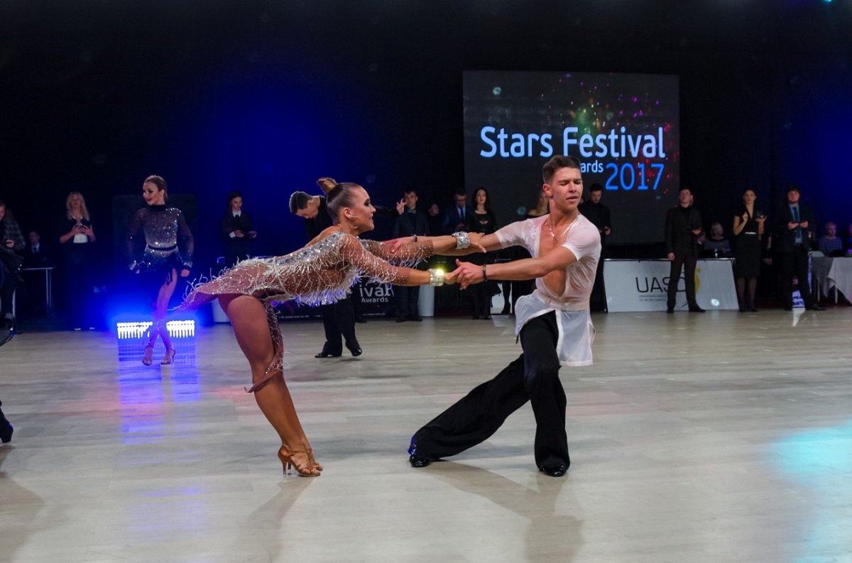 Школа танцев "SalsaFlash.dp.ua" приглашает всех желающих на уроки латиноамериканских танцев Школа танцев "SalsaFlash.dp.ua" приглашает всех желающих на уроки латиноамериканских танцев